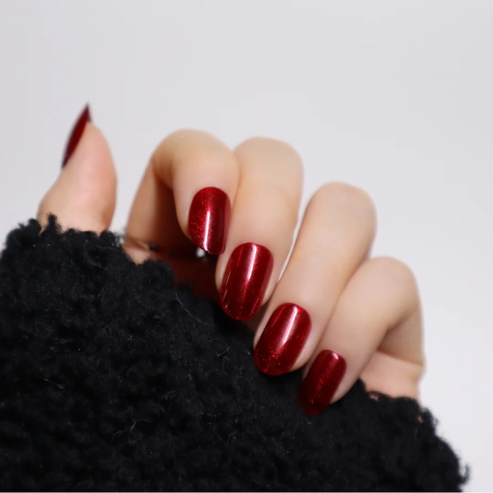 Reformation Red Press-On Nails - R008 - Picture 2 of 2